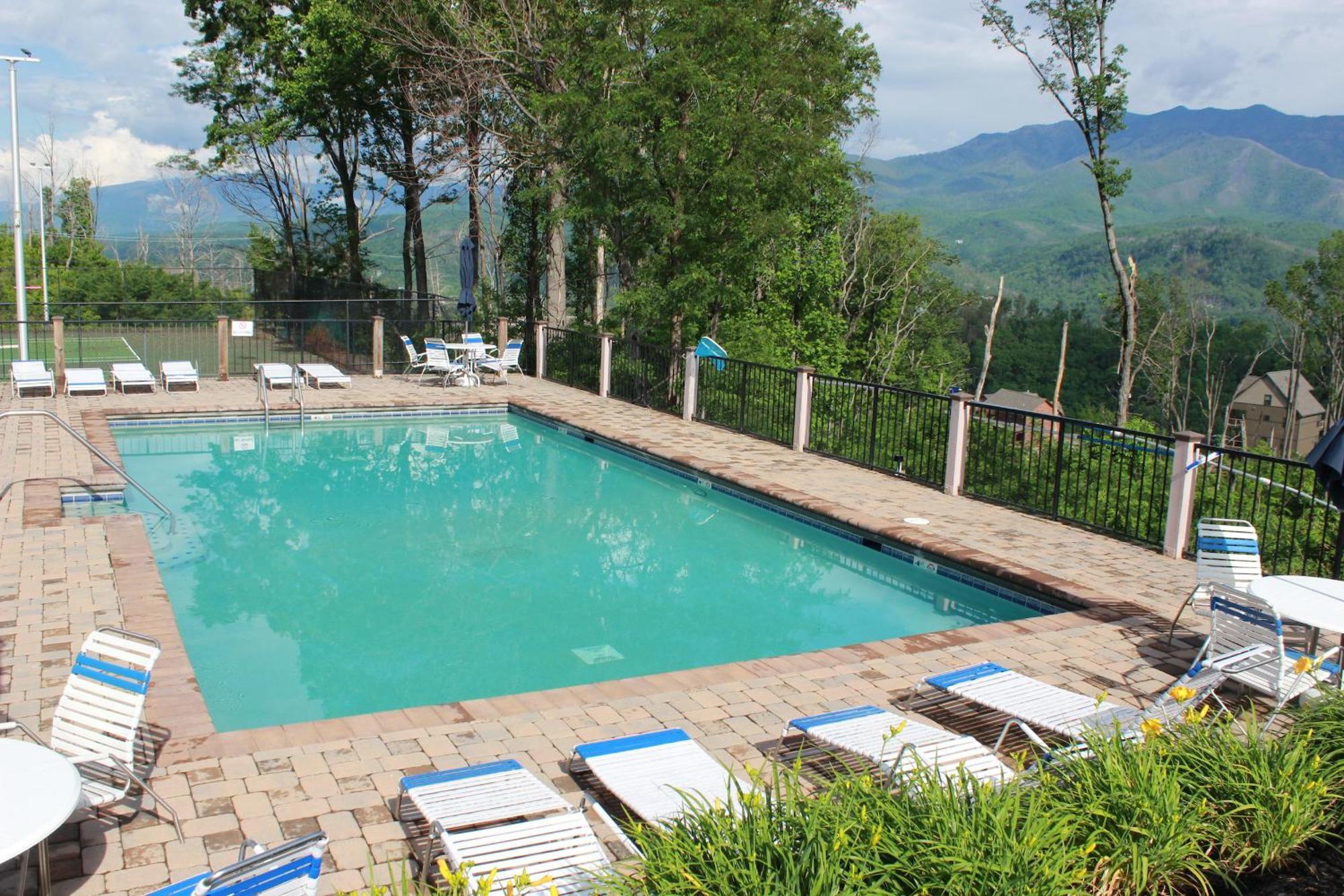 Heavenly View - Bear Themed Cabin, Hottub, Dog-Friendly, Near Гатлінбург Екстер'єр фото