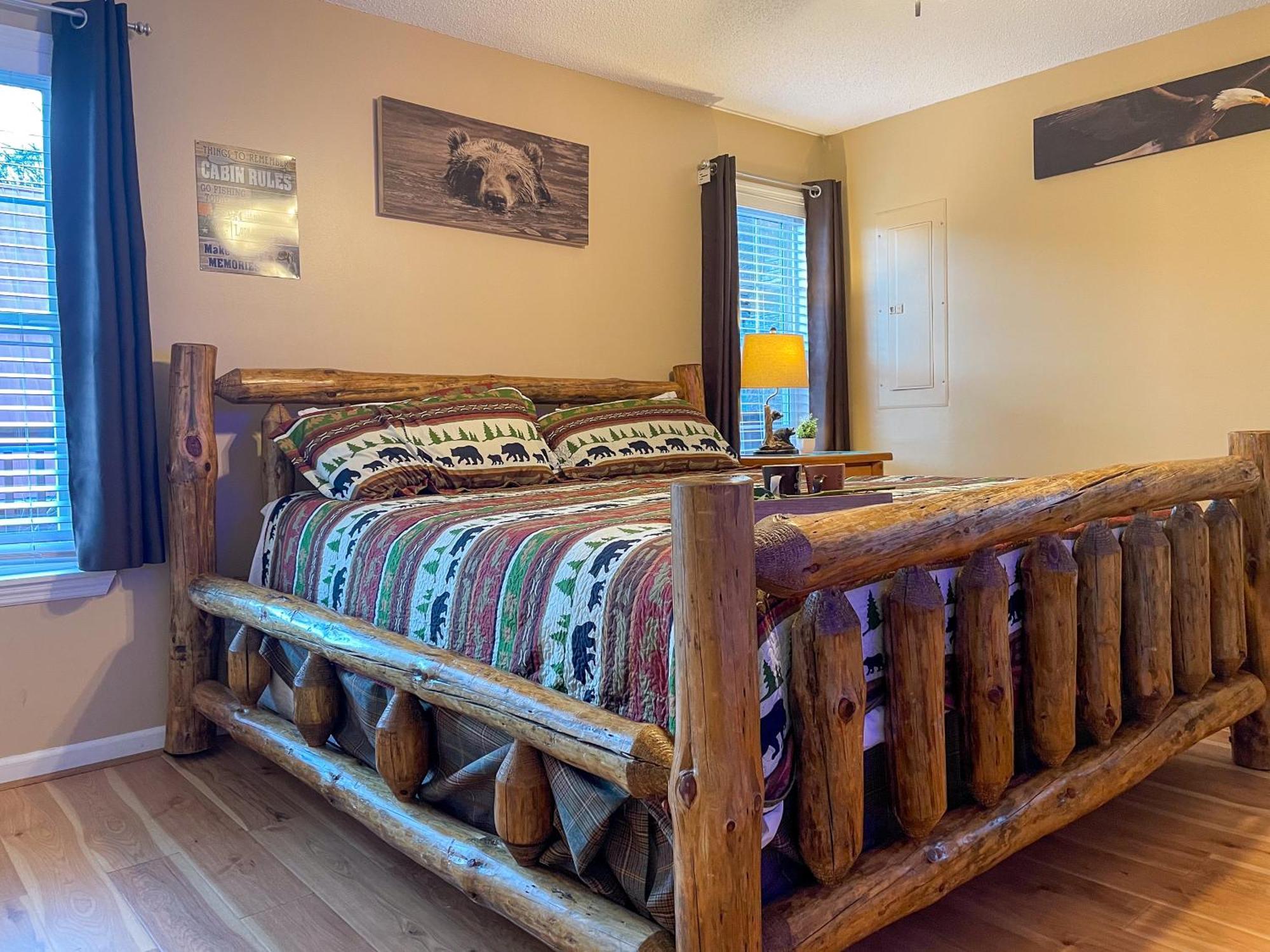 Heavenly View - Bear Themed Cabin, Hottub, Dog-Friendly, Near Гатлінбург Екстер'єр фото