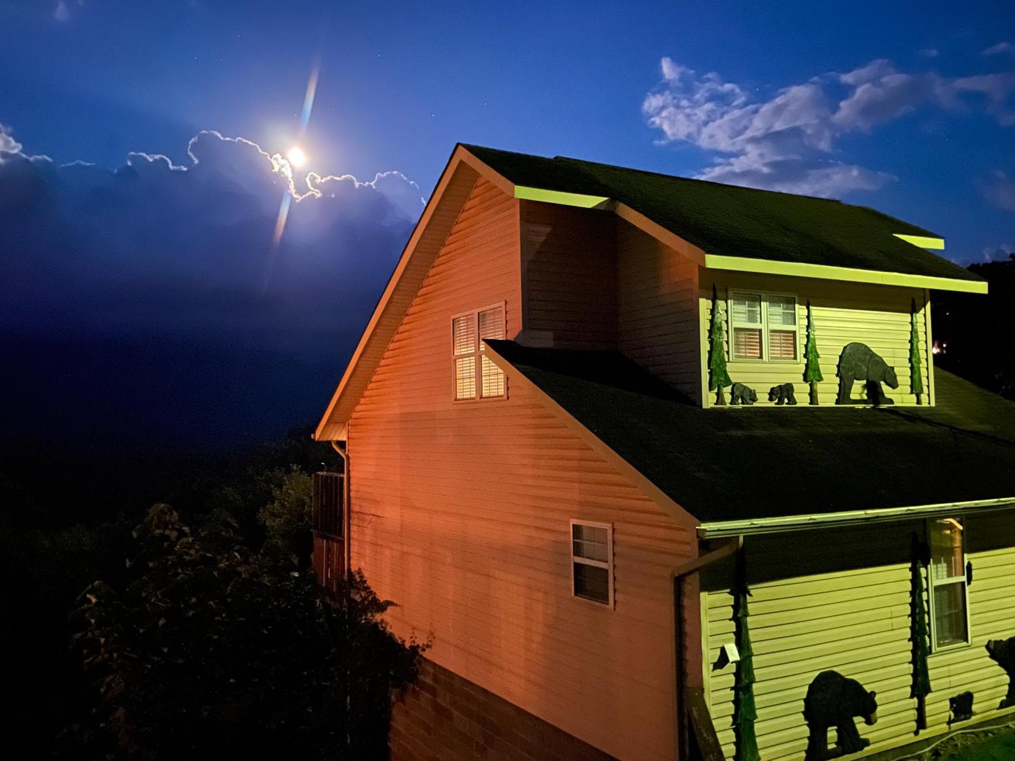 Heavenly View - Bear Themed Cabin, Hottub, Dog-Friendly, Near Гатлінбург Екстер'єр фото